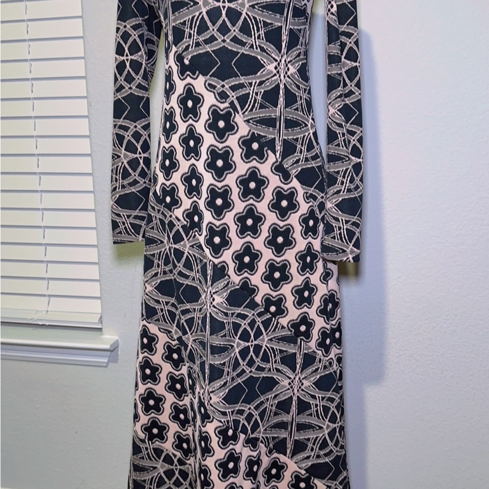 Elegant Black and Cream Patterned Dress